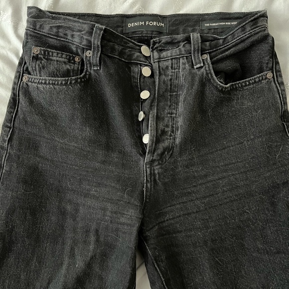 Aritzia Denim - Black Farrah Wide Leg jeans from The Denim Forum by Aritzia. Size 25, 28L.